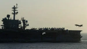 US aircraft carrier at sea for more than 250 days raise alarms